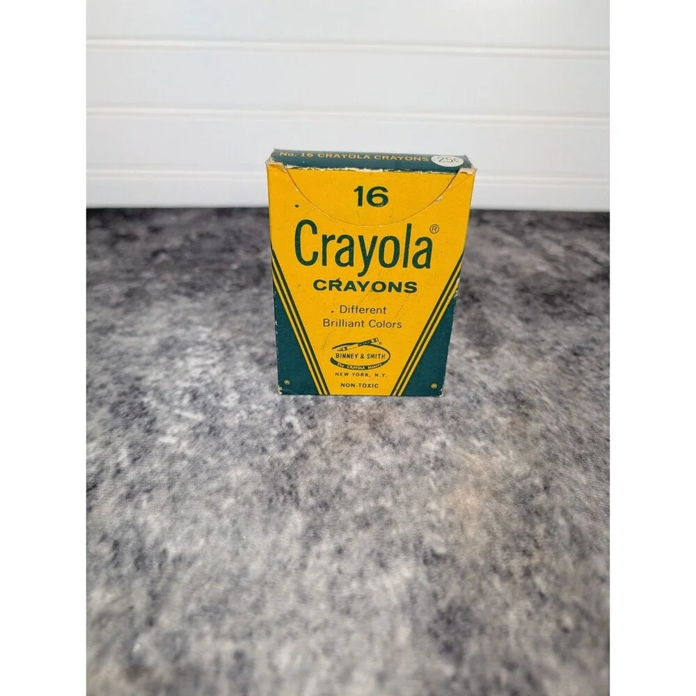 Vintage Crayola Crayons Box of 16 Brilliant Color Binney & Smith